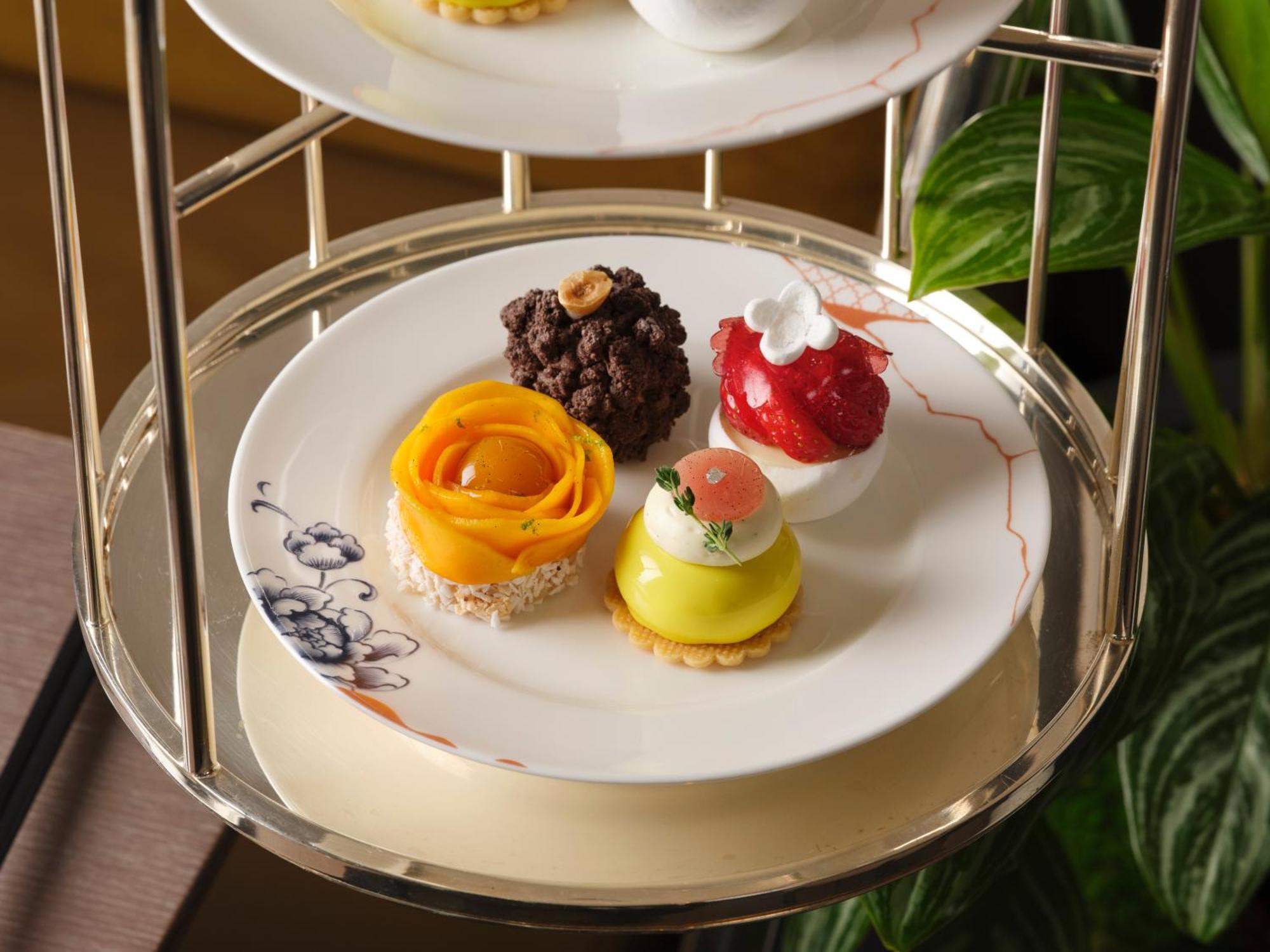 Hotel Pan Pacific Londra Esterno foto Petit fours